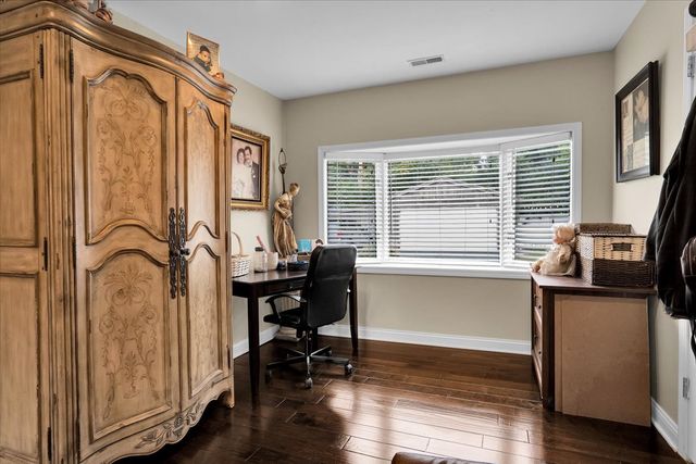 5613 Howard Avenue, La Grange Highlands, IL 60525