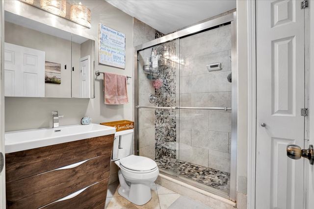 5613 Howard Avenue, La Grange Highlands, IL 60525