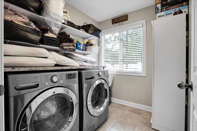 5613 Howard Avenue, La Grange Highlands, IL 60525