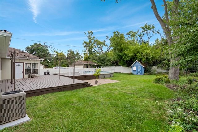 5613 Howard Avenue, La Grange Highlands, IL 60525
