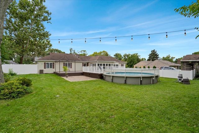 5613 Howard Avenue, La Grange Highlands, IL 60525