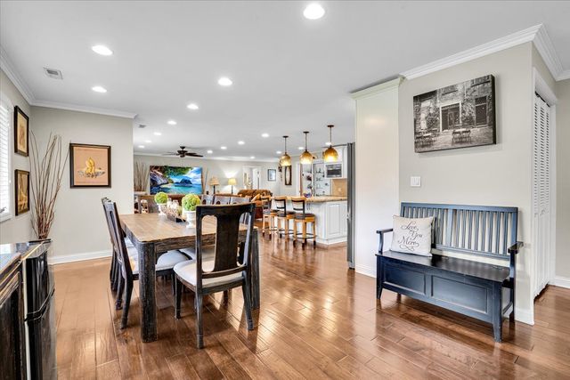 5613 Howard Avenue, La Grange Highlands, IL 60525