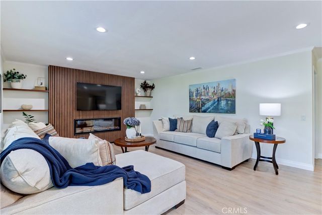2405 Via Mariposa W 1H, Laguna Woods, CA 92637