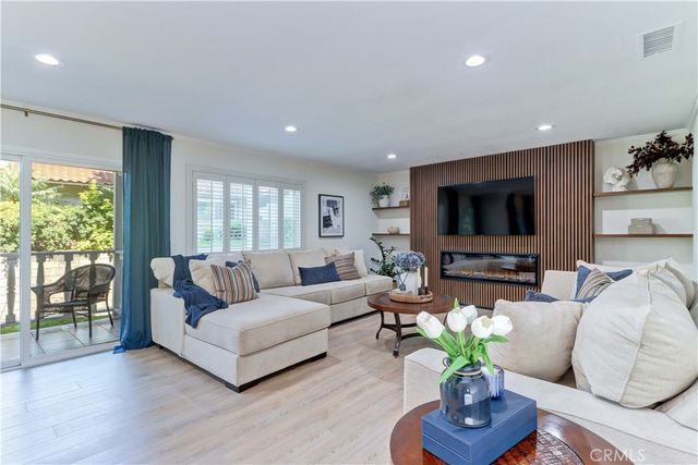 2405 Via Mariposa W 1H, Laguna Woods, CA 92637