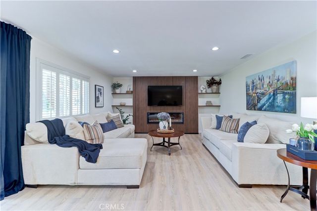 2405 Via Mariposa W 1H, Laguna Woods, CA 92637