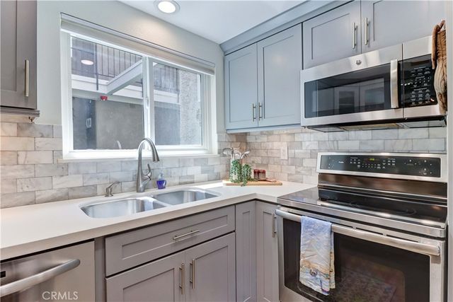 2405 Via Mariposa W 1H, Laguna Woods, CA 92637