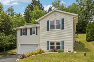 34116 Valley DRIVE, Burlington, WI 53105