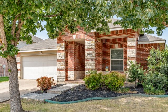 4605 Prairie Crossing Drive, Fort Worth, TX 76244