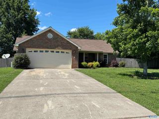105 Willow Green Drive, Harvest, AL 35749