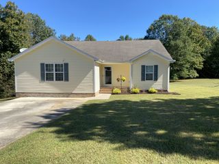 75 Cedar Crest Cir, Mcminnville, TN 37110