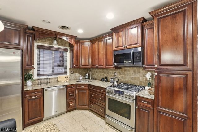 196 Russell Ave, Rahway City, NJ 07065