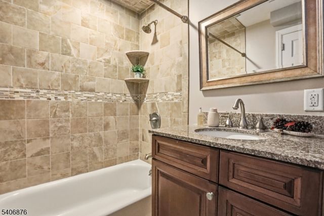 196 Russell Ave, Rahway City, NJ 07065