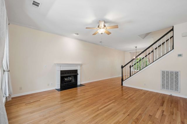 909 Buckskin Ct, Nashville, TN 37221