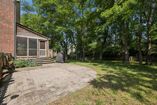 909 Buckskin Ct, Nashville, TN 37221