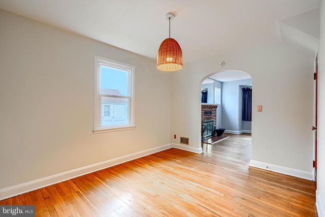 2812 5TH AVE, Baltimore, MD 21234