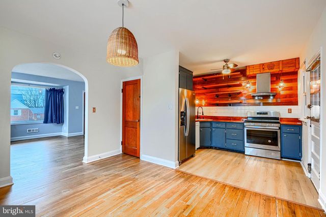 2812 5TH AVE, Baltimore, MD 21234