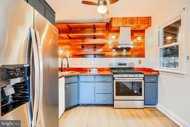 2812 5TH AVE, Baltimore, MD 21234