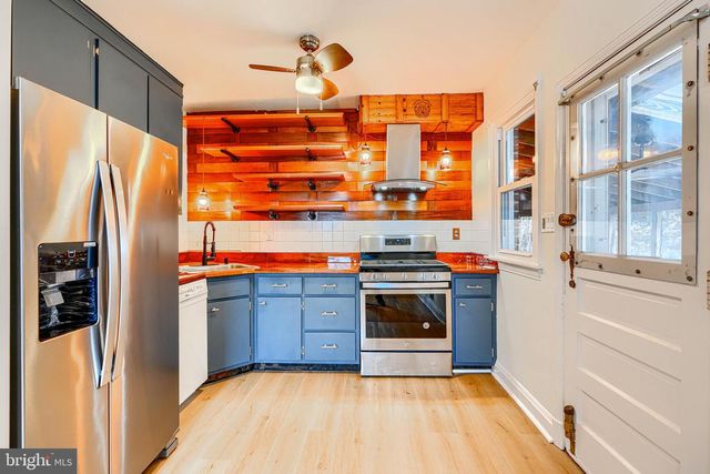 2812 5TH AVE, Baltimore, MD 21234