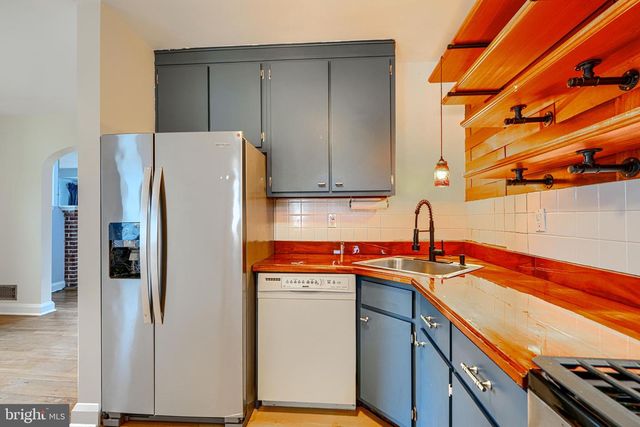 2812 5TH AVE, Baltimore, MD 21234