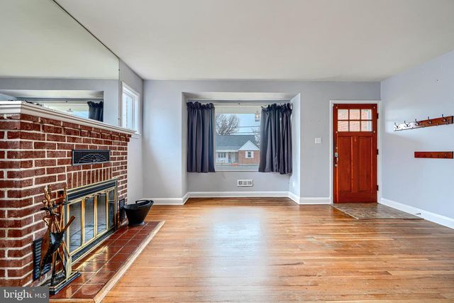 2812 5TH AVE, Baltimore, MD 21234