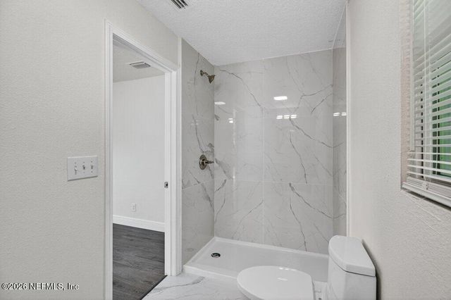 6647 MANHATTAN Drive, Jacksonville, FL 32219