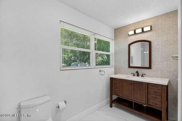 6647 MANHATTAN Drive, Jacksonville, FL 32219