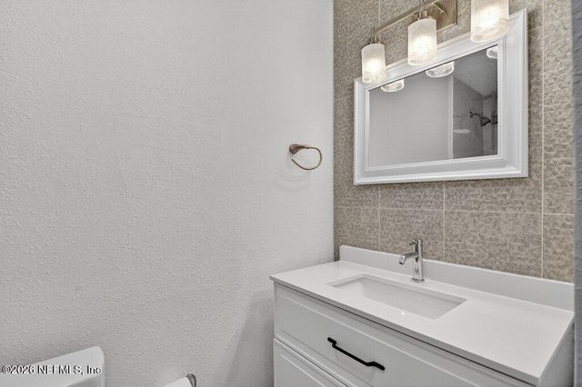 6647 MANHATTAN Drive, Jacksonville, FL 32219