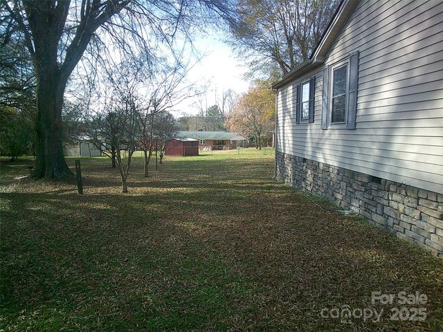 1303 W Dixon Boulevard, Shelby, NC 28152