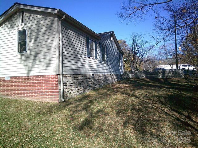 1303 W Dixon Boulevard, Shelby, NC 28152