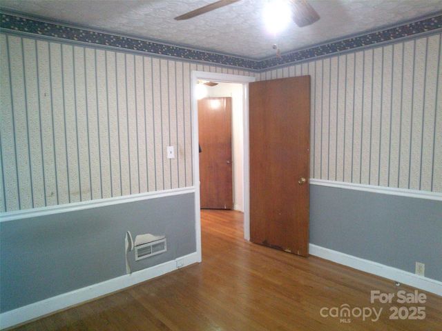 1303 W Dixon Boulevard, Shelby, NC 28152