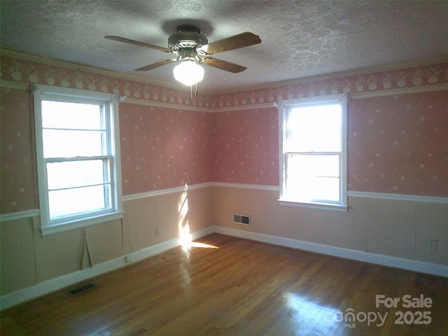 1303 W Dixon Boulevard, Shelby, NC 28152