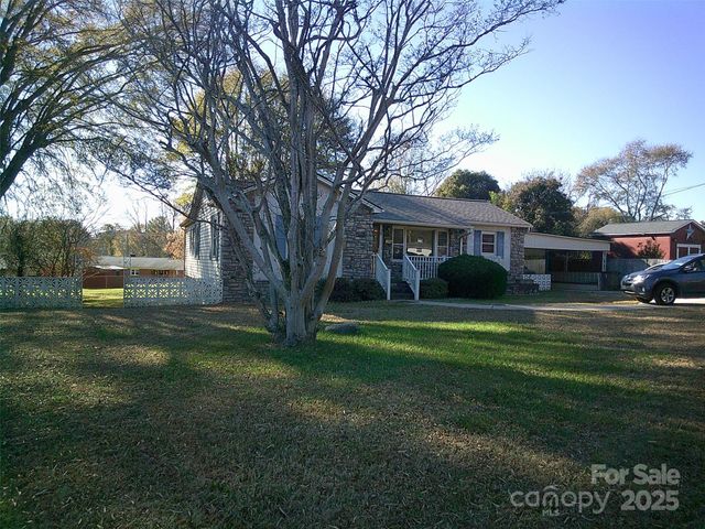 1303 W Dixon Boulevard, Shelby, NC 28152