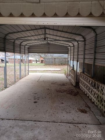 1303 W Dixon Boulevard, Shelby, NC 28152