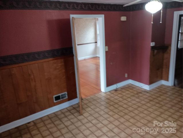 1303 W Dixon Boulevard, Shelby, NC 28152