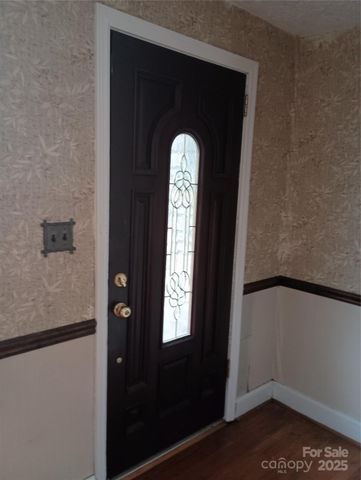 1303 W Dixon Boulevard, Shelby, NC 28152