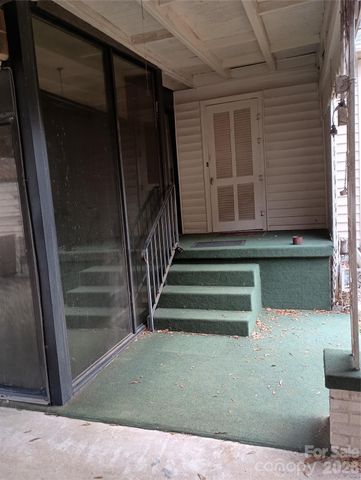 1303 W Dixon Boulevard, Shelby, NC 28152