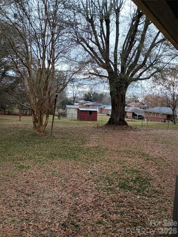 1303 W Dixon Boulevard, Shelby, NC 28152