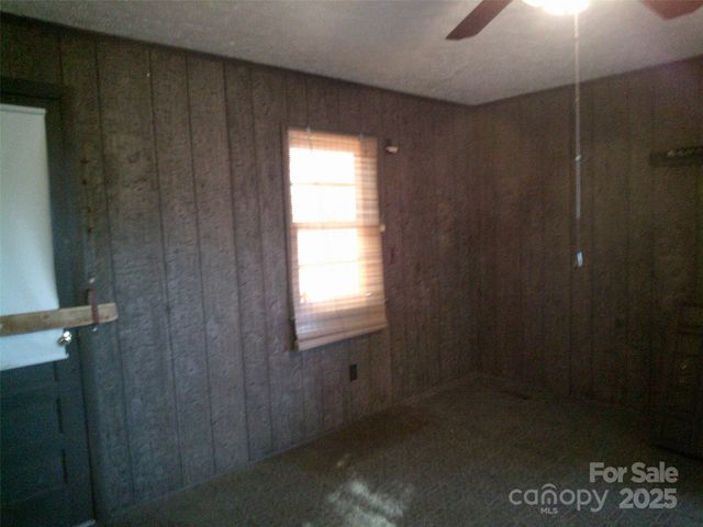 1303 W Dixon Boulevard, Shelby, NC 28152