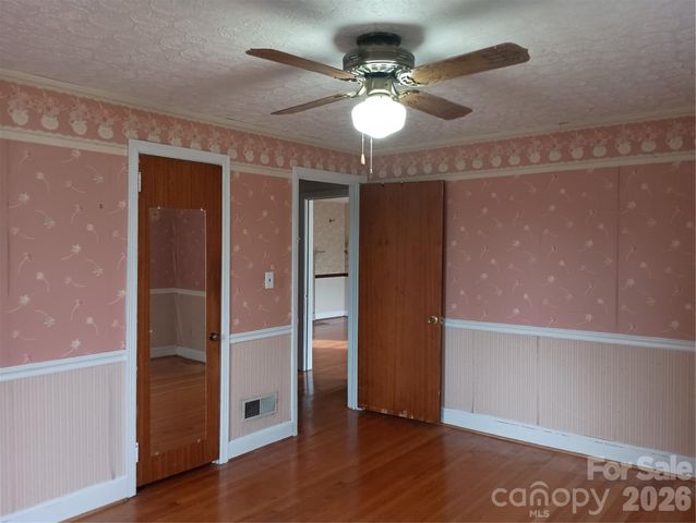 1303 W Dixon Boulevard, Shelby, NC 28152