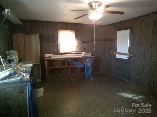 1303 W Dixon Boulevard, Shelby, NC 28152