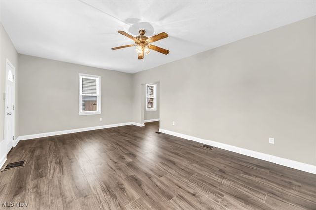 3425 Sackett Avenue, Cleveland, OH 44109