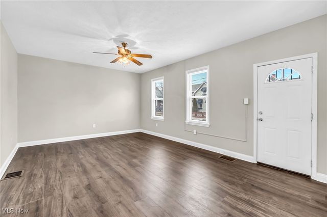 3425 Sackett Avenue, Cleveland, OH 44109