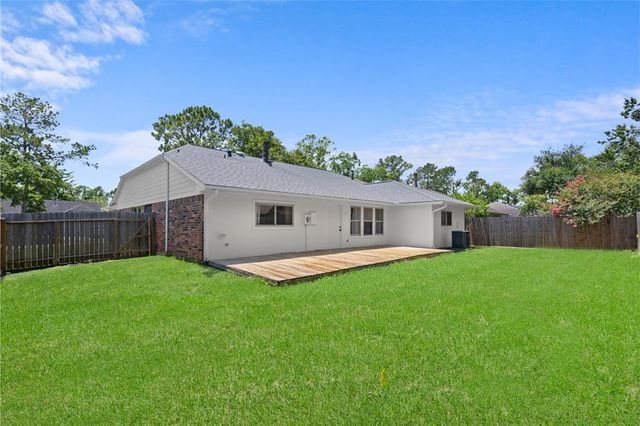 15711 Pilgrim Hall Drive, Friendswood, TX 77546