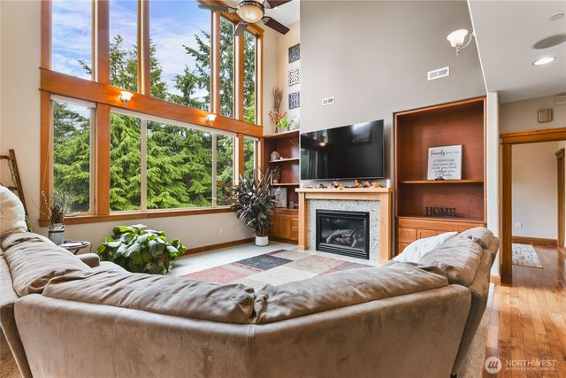 3024 41st Street SE, Puyallup, WA 98374