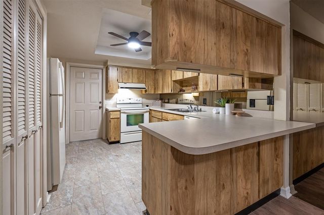 1720 NE 38 AVENUE, Ocala, FL 34470