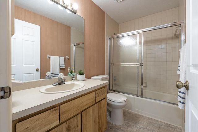 1720 NE 38 AVENUE, Ocala, FL 34470