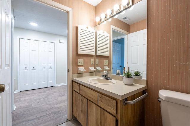 1720 NE 38 AVENUE, Ocala, FL 34470