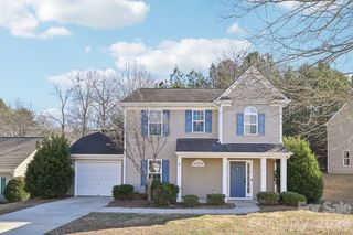 97 Ashton Bluff Circle, Mount Holly, NC 28120
