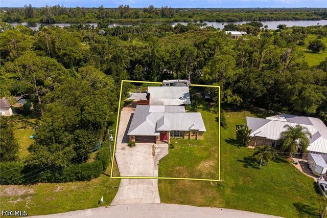 11402 Habersham CT, North Fort Myers, FL 33917