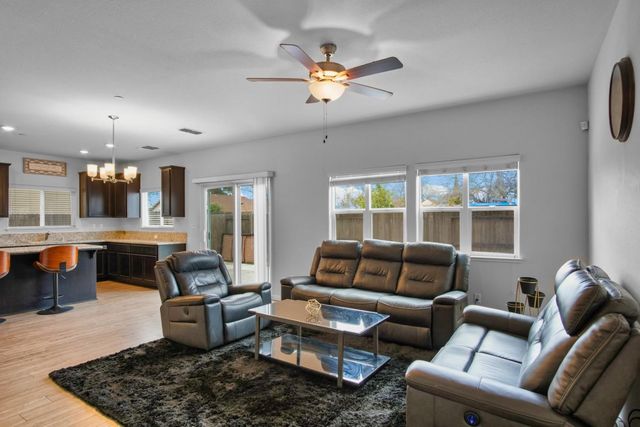 741 Ephesus Ave, Sacramento, CA 95838